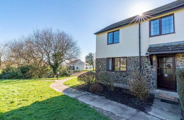 Lakeside Cottage - Three Bedroom House, Sleeps 6