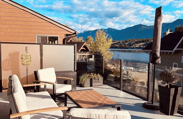Lakeview Cabin.Private Beach.Walking Distance to Downtown