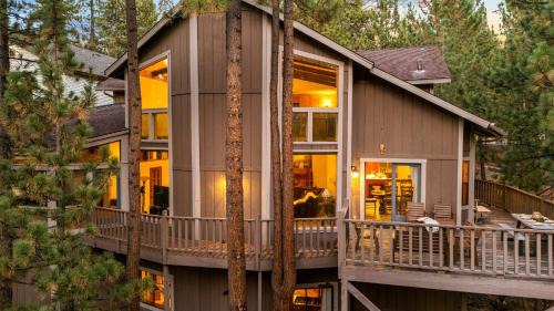Lakeview Cabin w Game Room Deck Near Ski Slopes Trails Sleeps 20 Waterview by AvantStay