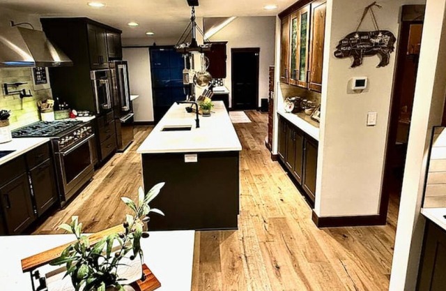 Lakeview Sunsets for 15 5 BR 8 Bed Kayaks Incl