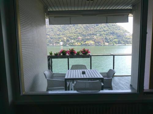 Lakeviewcabin - Apartment With Lake View