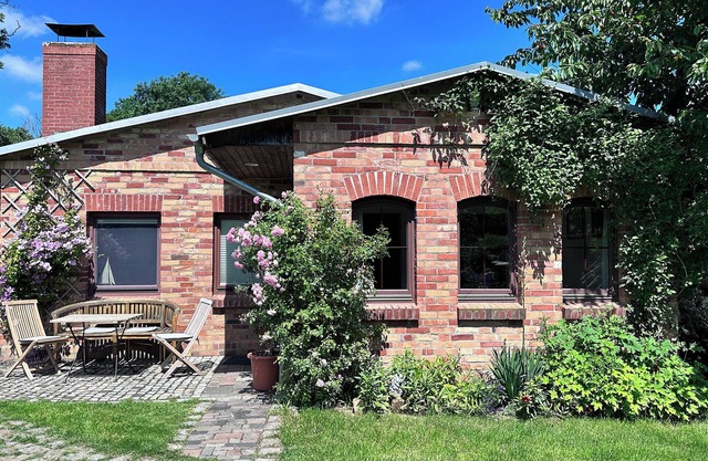 Landhäuschen Danneborth: Detached vacation home with garden and terrace in län