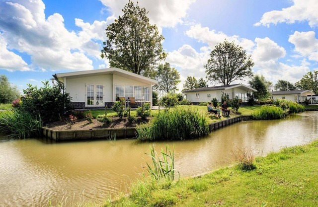 ✓ Landhuis at Park Westerkogge ✓ Holiday home for 4 people ✓ Located in Berkhout (North Holland) ✓ Waterfront holiday resort ✓ Book directly at the resort
