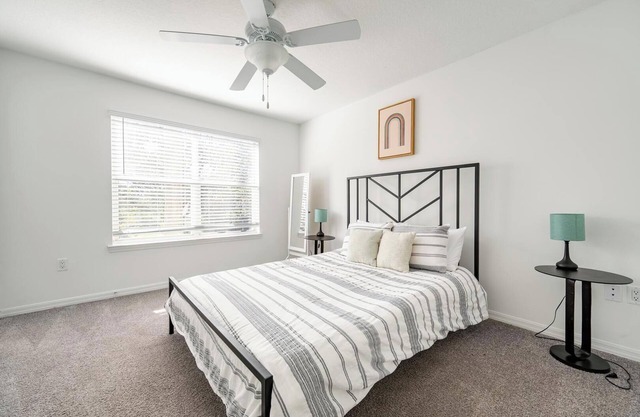Landing at Champions Walk - 1 Bedroom in South .