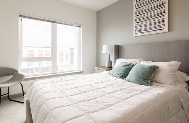 Landing at Midtown 64 - 2 Bedrooms in Downtown Kent