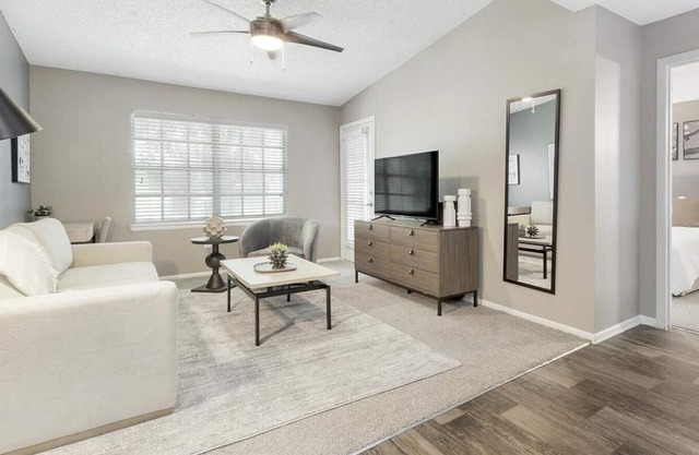 Landing at Walden Lake - 2 Bedrooms in Downtown Plant City