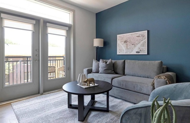 Landing | Beautiful 1BD, Gym, Rooftop Lounge