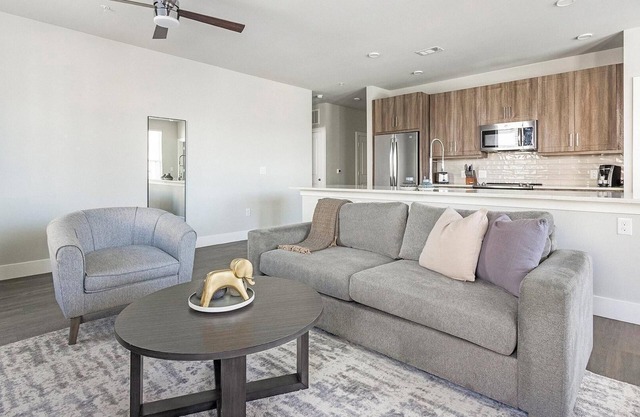 Landing | Beautiful 2BD, Pool, Gym