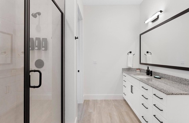 Landing | Chic 1BD, Gym