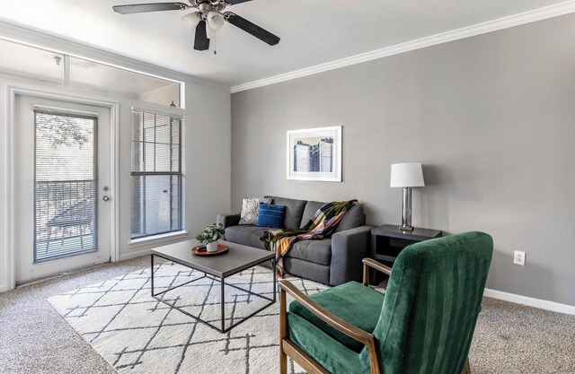 Landing | Chic 1BD, Pool, Gym