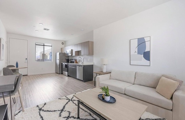 Landing | Modern 1BD, Pool, Courtyard