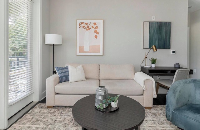 Landing | Stunning 1BD, Gym, Pool