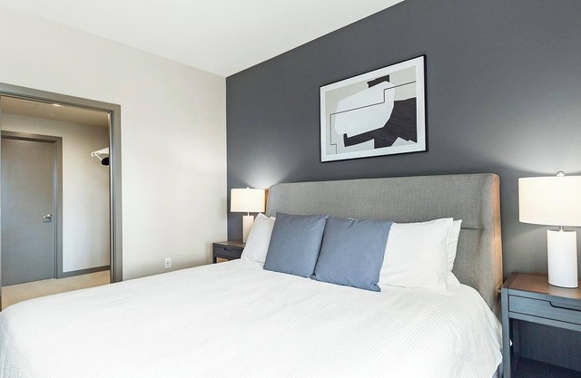 Landing | Stunning 1BD, Courtyard, Rooftop Lounge