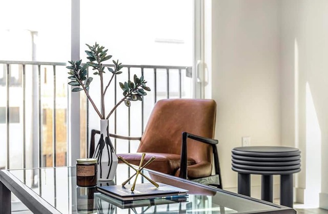 Landing | Stunning 1BD, Gym, Rooftop Lounge