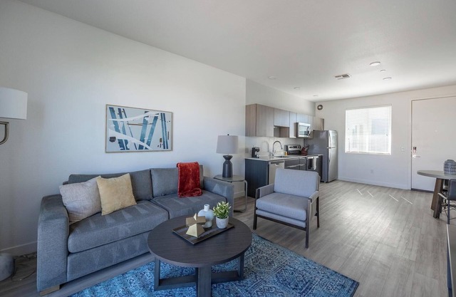 Landing | Stylish 1BD, Clubhouse, Courtyard