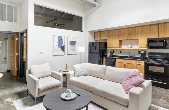 Landing | Stylish 1BD, Clubhouse, Gym