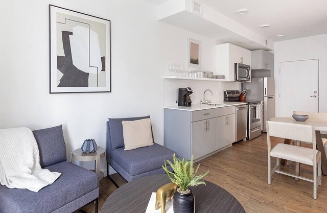 Landing | Stylish 1BD, Courtyard, Rooftop Lounge