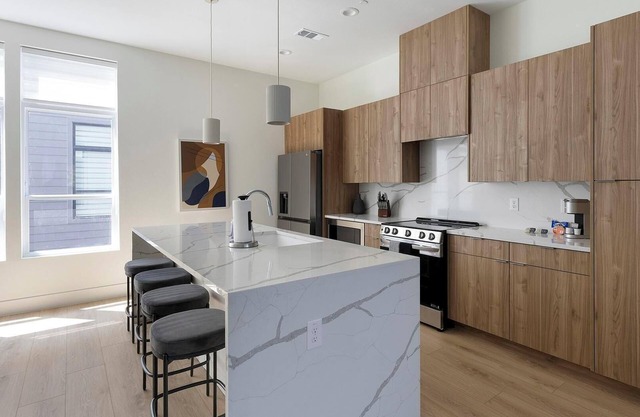 Landing | Stylish 2BD in Downtown Dallas