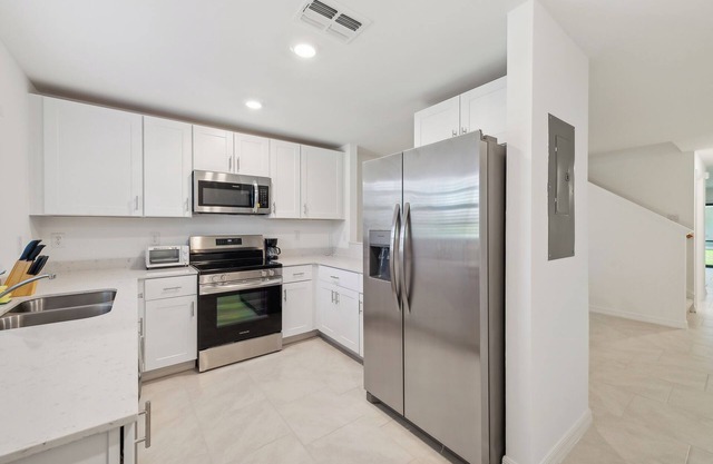 Landings at Westport 2013 l 3 Bd 2.5 Bth