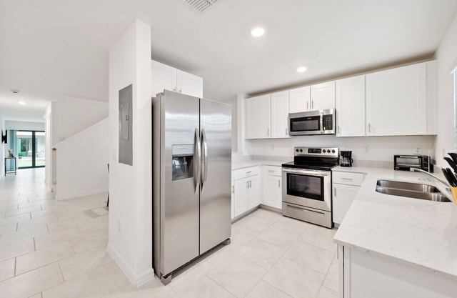 Landings at Westport 2031 l 2Bd 2.5 Bth