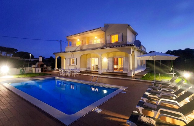 Lara Lima by Check-in Portugal