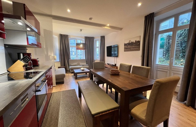Large 3-room apartment, large terrace, just 100 m from the beach