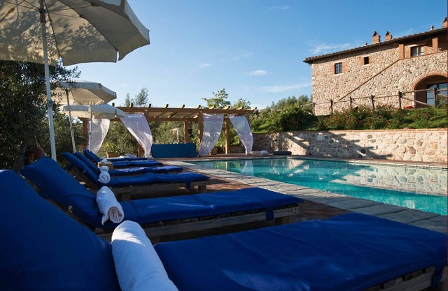 Large and beautiful apartment on the ground floor with a terrace