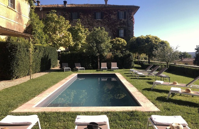 Large, beautiful villa in Tuscan Hills of Chianti, Stunning gardens and large po