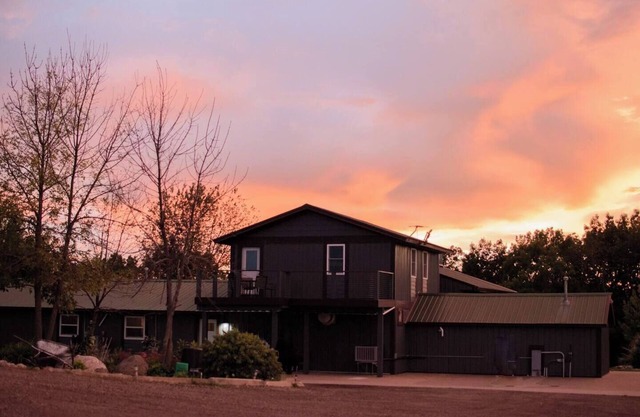 Large Cabin Retreat | Games, Nature & Fire-pit