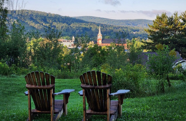 Large Chalet Cabin overlooking downtown Fort Kent! Right on the trails!