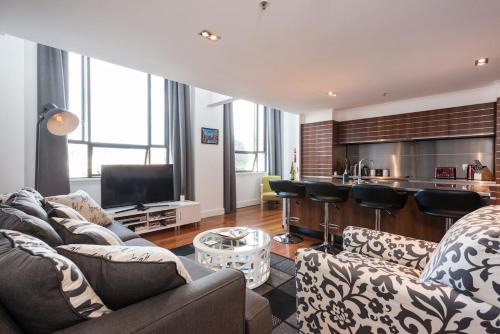 Large Executive Inner City Apartment