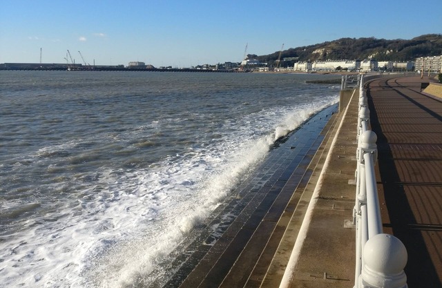 Large flat in Regency property next to Dover Port and White Cliffs with parking