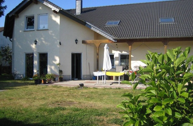 Large, friendly apartment with garden