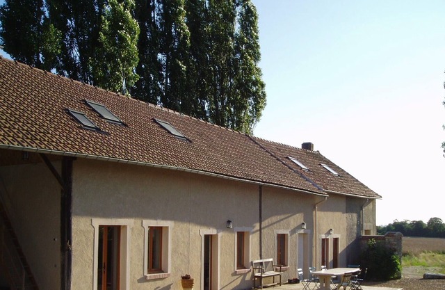 Large Gîte on the farm (14 people) in Arnouville les Mantes (+ option F3)