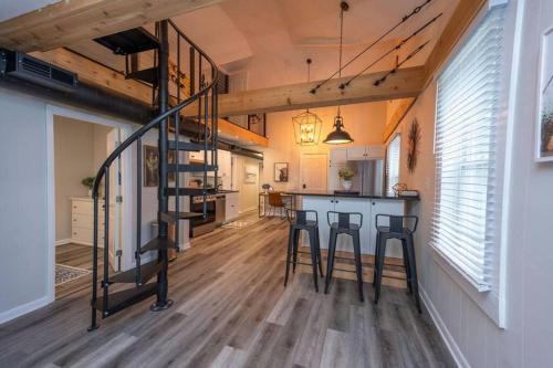 Large-group Retreat w/Loft Space Near Beach