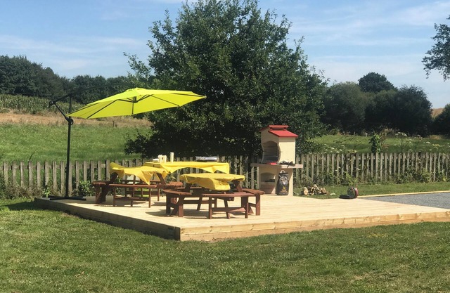 Large Holiday Home | 5 bedrooms | Shared Pool/Gym/games room | WIFI | No pets