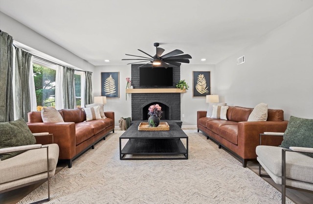 Large Home on Acre w/Hot Tub