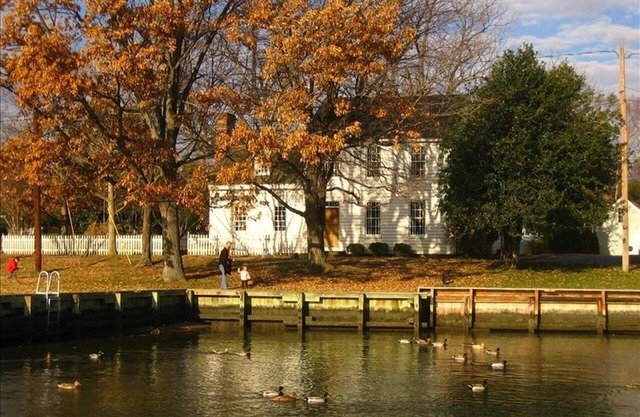 Large -IN TOWN- Historic House on Harbor in St Michaels - Walk to Everything!