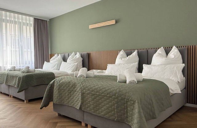 Large inner-city oasis in the center of Kiel for groups & families