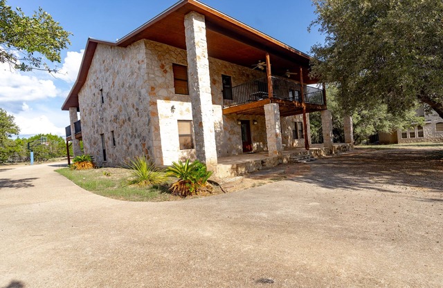 Large Lodge located in Mountain Valley