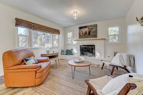 Large Pet-Friendly Sleeps 10 Near Palmer Park