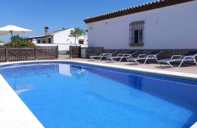 Large pool area, 4 bikes, free Wi-Fi, 2 parking spaces - Casa Anita -