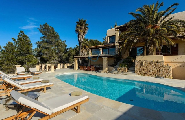 Large renovated luxury villa with spectacular views very private 6 bd pool