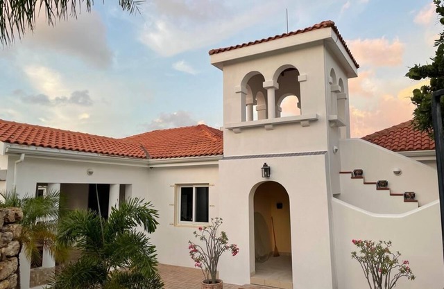 Large Villa with private pool in St James Club