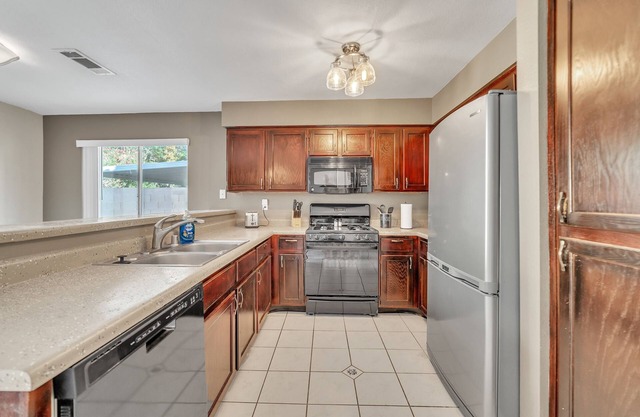 Las Vegas Oasis With Sparkling Pool 3 Bedroom Home by Redawning