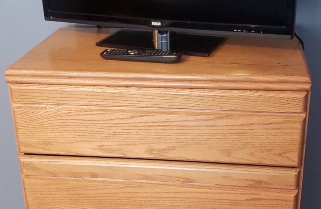 Last minute Louder than life bedroom. Walking distance.