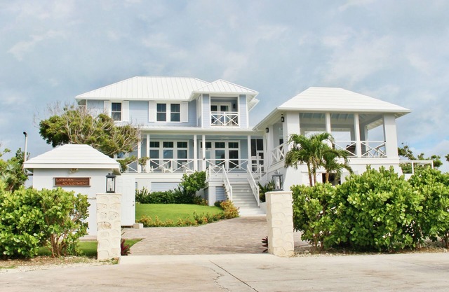 Latitude Adjustment - The best of indoor-outdoor island living