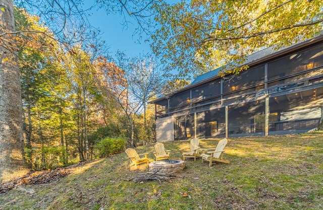 Lazy Bear Cottage | 3BR 3BA Creek Front Retreat | Game Room | Hot Tub | Creek