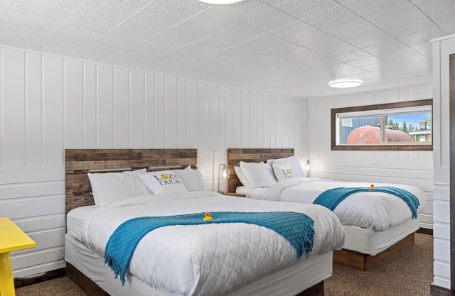 Lazy Duck Inn Room #20 Double Queens