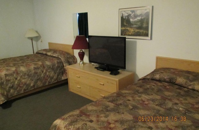 Lazy J Motel